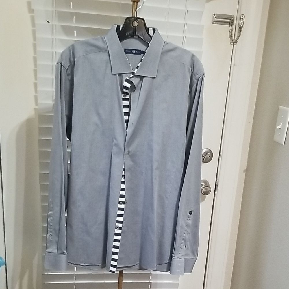 Men's Stone Rose Gray Button-Up Shirt Size Small